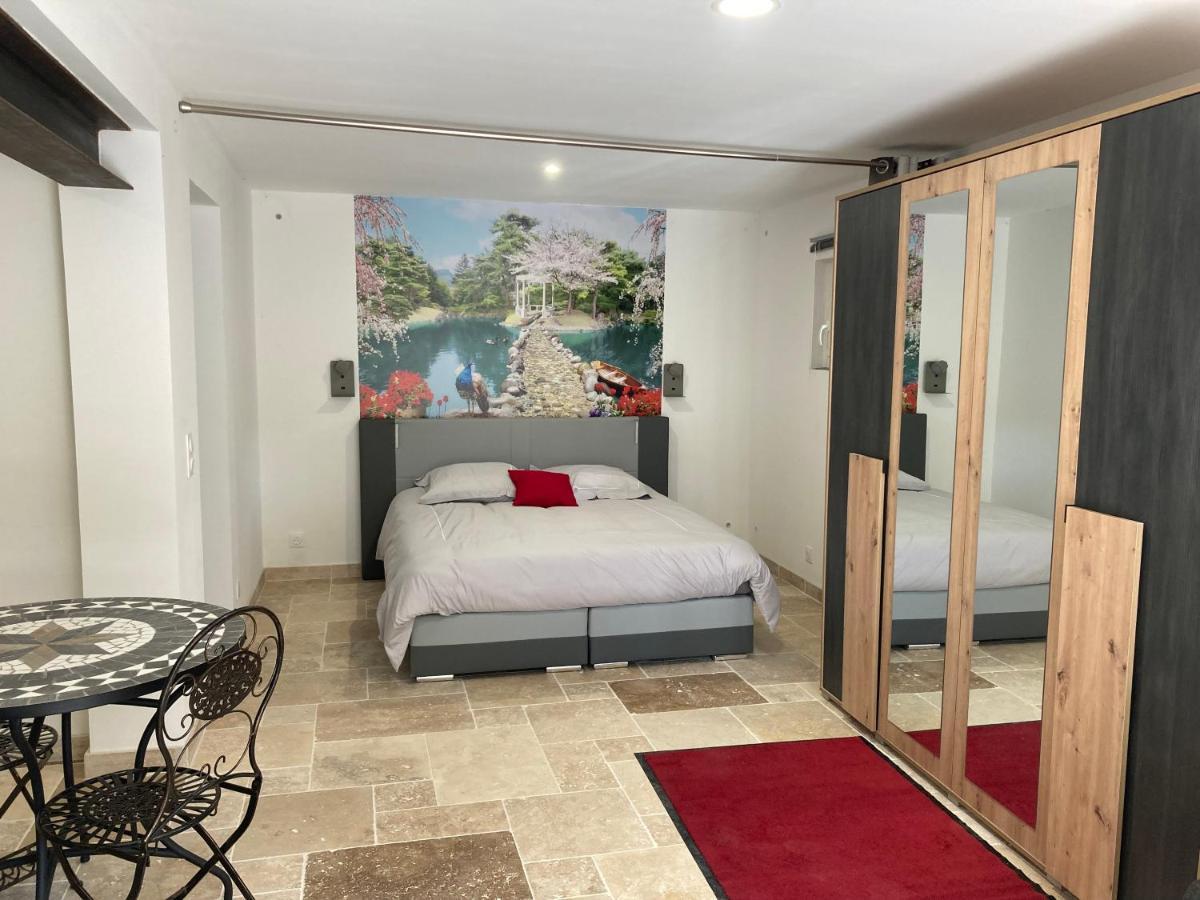 Le Studio D Aurelie Avec Spa Ete En Pleine Campagne Et Proche De Toute Commodite Roquemaure  Dış mekan fotoğraf