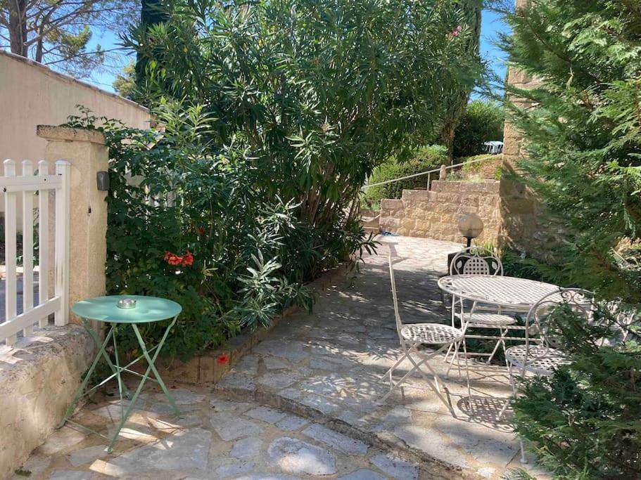 Le Studio D Aurelie Avec Spa Ete En Pleine Campagne Et Proche De Toute Commodite Roquemaure  Dış mekan fotoğraf